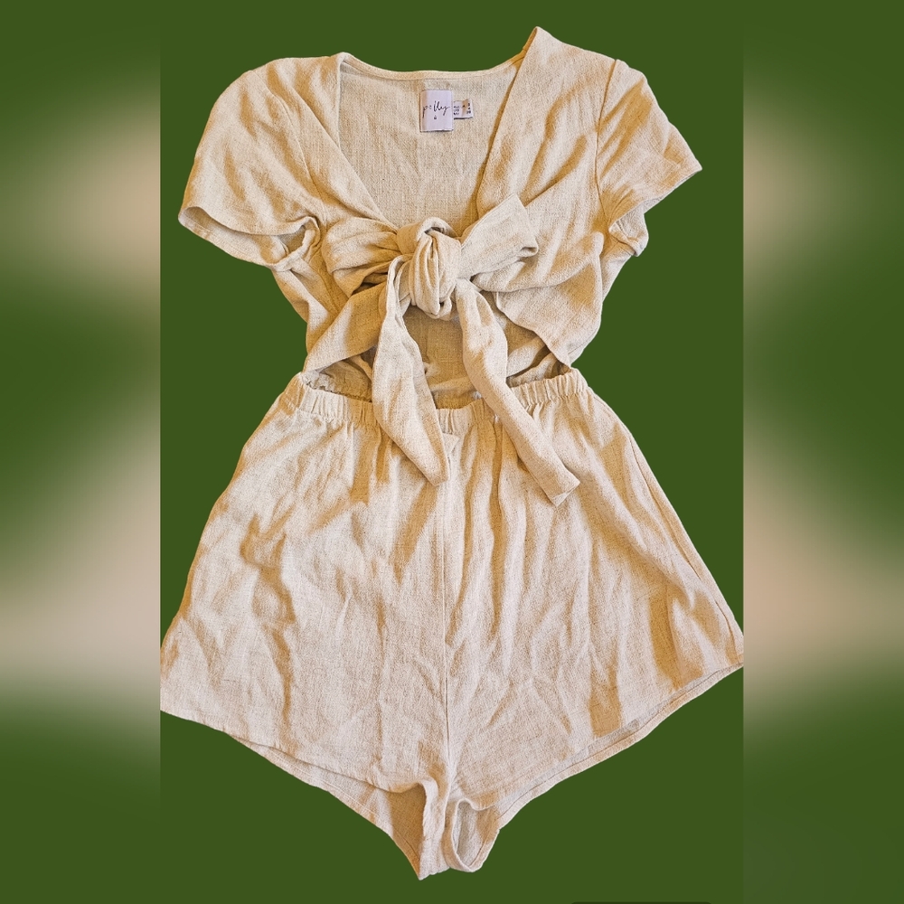 Polly 30% linen short romper, size 4